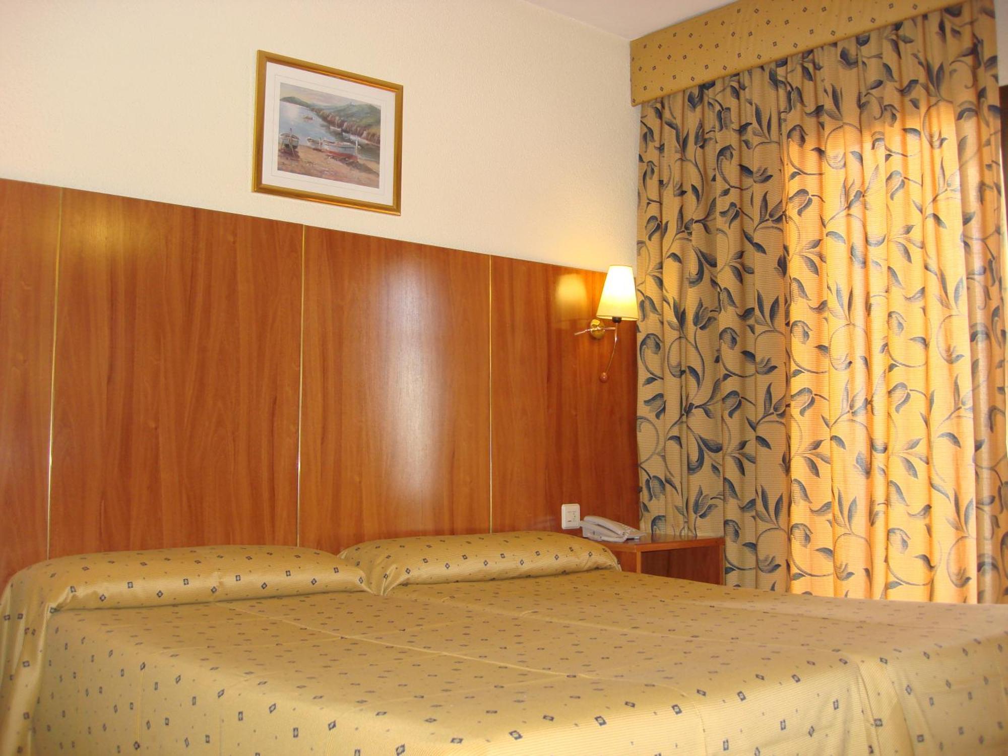 Hotel Mareny Benidorm Bagian luar foto